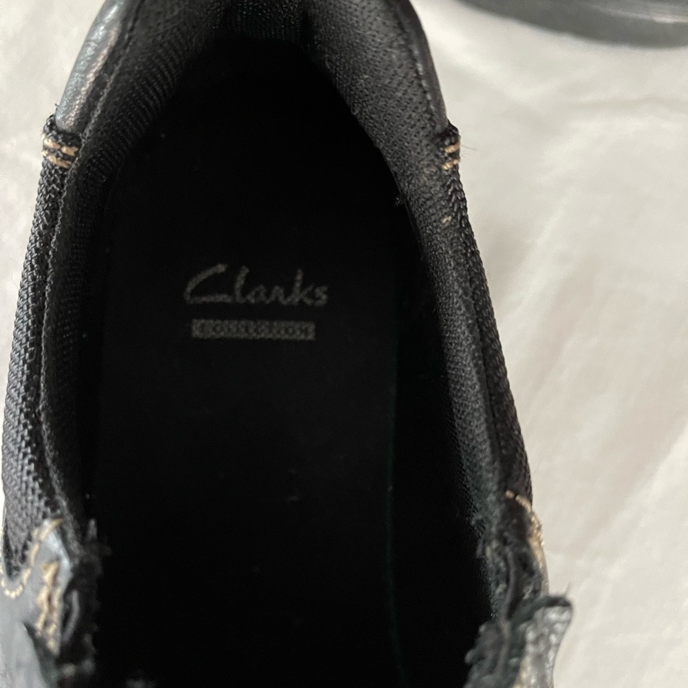 Clarks collections Black slip on mens size 9.5 loafer - Picture 3 of 8